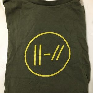Twenty One Pilots band t-shirt
